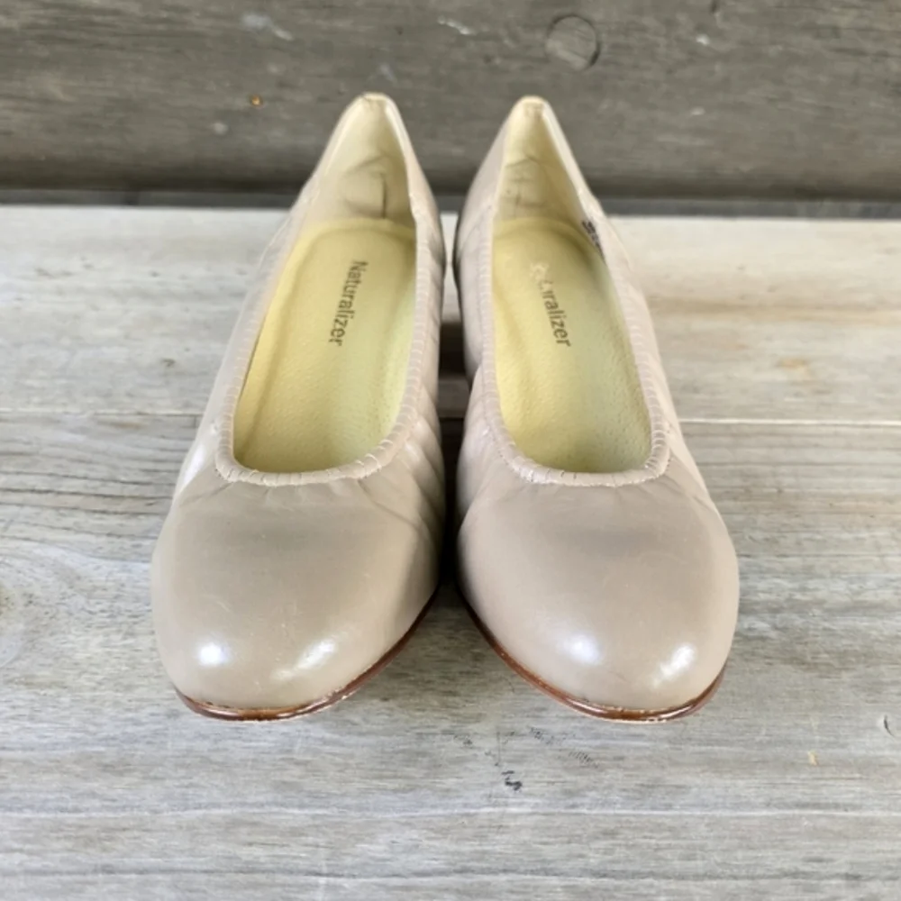 Naturalizer Roslyn 90s Minimalist Revival Leather Block Heel Comfort Pumps 8.5M
